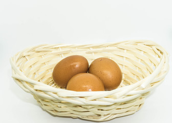 Basket with eggs 