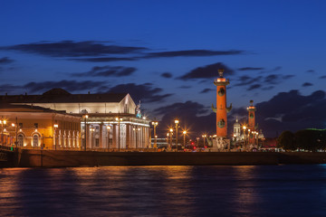 Obraz premium Spit of Vasilyevsky Island in Saint Petersburg at night
