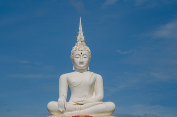 Fototapeta na wymiar White Buddha in Thailand