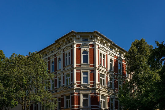 Renovierte Altbaufassade in Berlin-Tempelhof