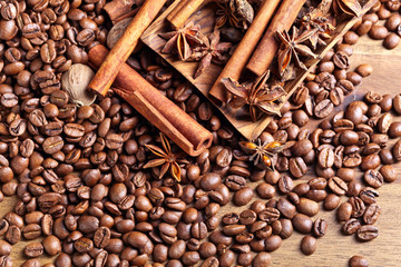 roasted coffee beans with spices