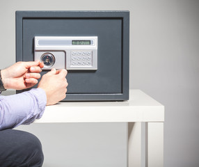 Security Breach - Safe Picking Concept