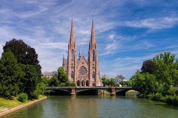 Fototapeta na wymiar Strassburg Paulskirche - St. Pauls Church in Strasbourg, France