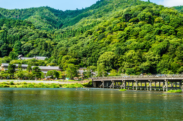 Obraz premium The famous briidge Togetsu-kyo in Arashiyama, Kyoto, Japan