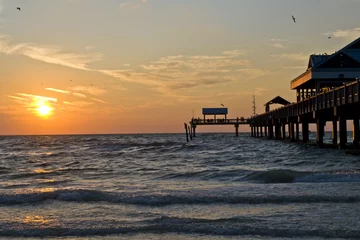 Papier Peint photo autocollant Clearwater Beach, Floride Pier at sunset