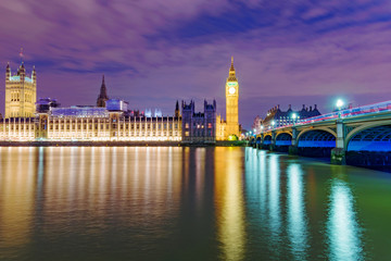 Obraz na płótnie Canvas Houses of Parliament at night