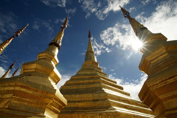 Fototapeta premium golden pagoda