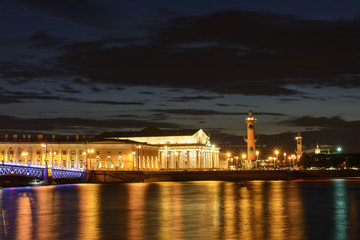 Fototapeta na wymiar St. Petersburg Sunset over Neva River, city skyline Arrow of Vas