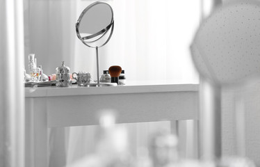 Light dressing table reflecting in mirror