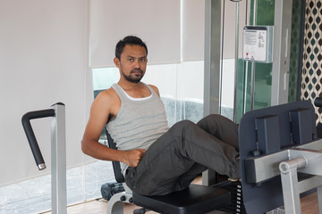 Fototapeta premium exercises in fitness sport club 