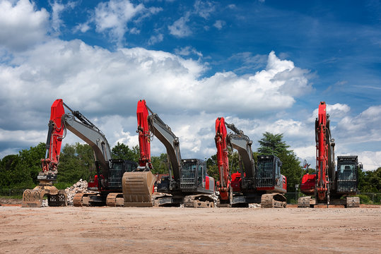 4 Abrissbagger Baumaschinen