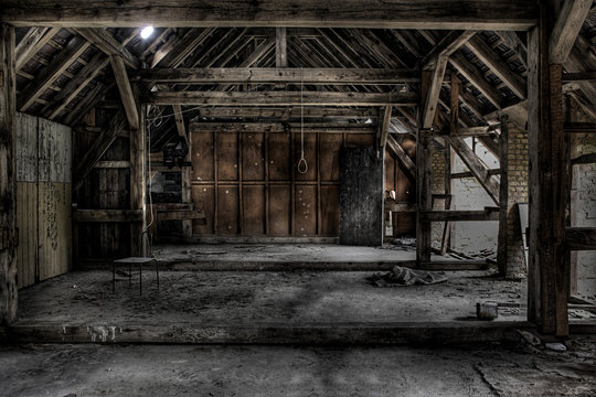 Dachboden mit Galgen