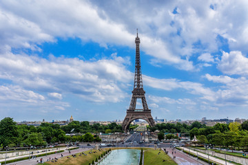 Fototapeta na wymiar Tour Eiffel (Eiffel Tower). View from Trocadero. Paris, France.