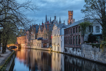 Fototapeta na wymiar Brugge the romantic city at evening