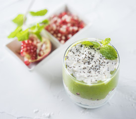 Greek yogurt with spinach smoothie