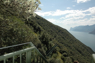 vista lago di Garda dal sentiero Torbole-Tempesta