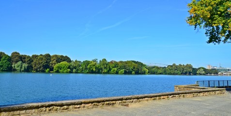 Maschsee Hannover mit Blick zum Stadion  © pia-pictures