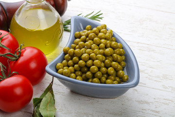 Green canned peas