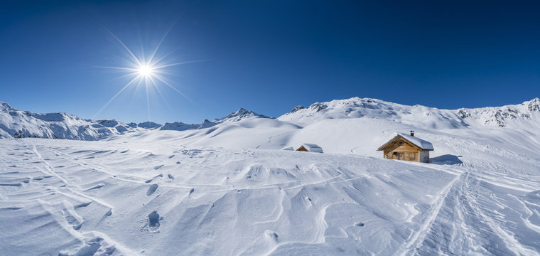 Winter in den verschneiten Bergen