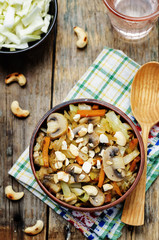 Cashew cabbage with mushrooms