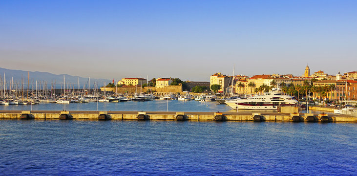 Port de plaisance d'Ajaccio en Corse