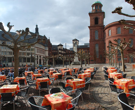 Frankfurt Central District. Street Cafe In The Square. Panorama