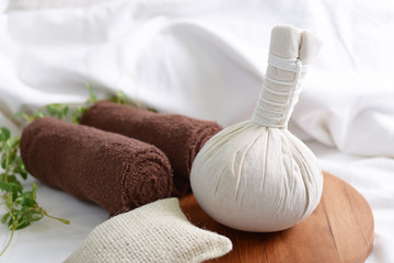 ハーブボールとタオル