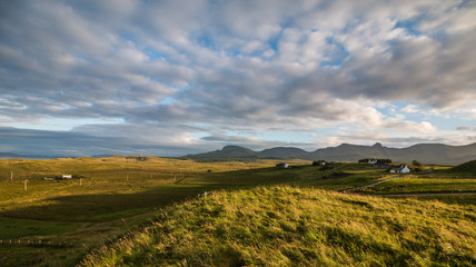 Feld und Himmel in Schottland