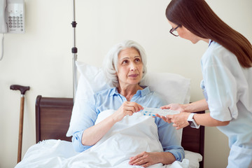 Obraz premium Doctor doing her job