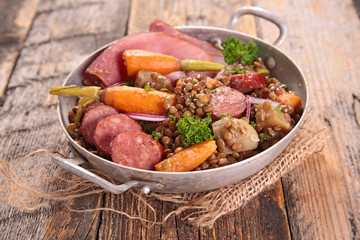 lentil with carrot and sausage