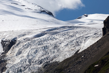 Fototapeta na wymiar Pasterze glacier. Grossglockner hochalpenstrasse in Austria