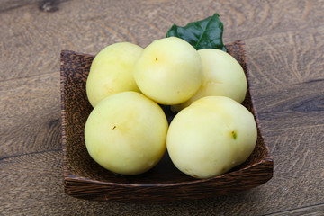 Nectarines in the bowl