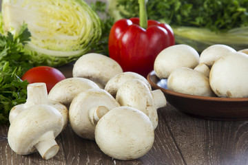 edible raw mushrooms