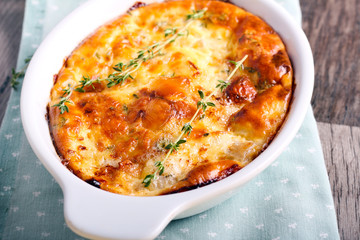 Cheese, thyme and fruit soufflé