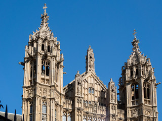 Obraz premium View of the Sunlit Houses of Parliament