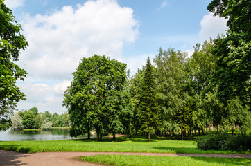 Fototapeta na wymiar View of the lake at the Gatchina Palace Park