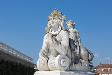 Obraz premium Statue in the courtyard of the castle Schloss Hof, Austria