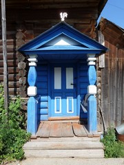 Крыльцо деревенского дома