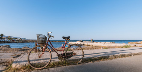 Fototapeta premium Fahrrad am Fischerhafen