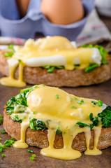 Egg benedict with spinach