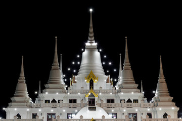 Fototapeta premium Asokaram temple White pagoda in the night ,Samutprakarn province ,Thailand