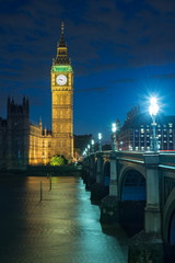 Fototapeta na wymiar Big Ben et le Pont de Westminster à Londres .
