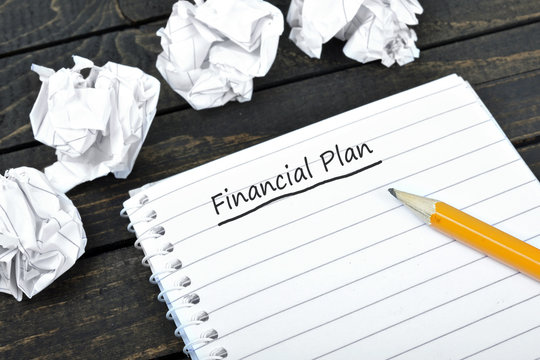 Financial Plan text on notepad