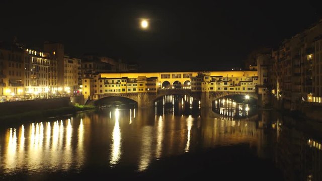 Pontevecchio timelapse, long Moon movement, fixed camera.
