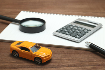 車 虫眼鏡　電卓 ノート