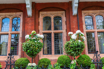 Fototapeta na wymiar beautiful decorated fence in Kensington, London