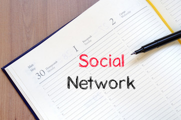 Obraz premium Social network text concept on notebook