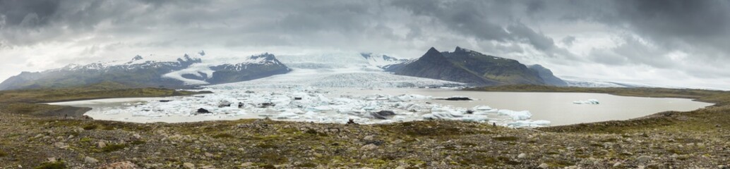 Fototapeta na wymiar wide angle panorama of old glacier in Iceland