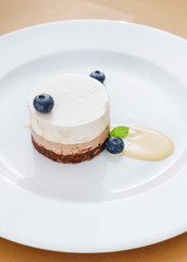 cheesecake with blueberries