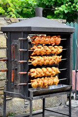 Brathähnchen am Vertikalgrill